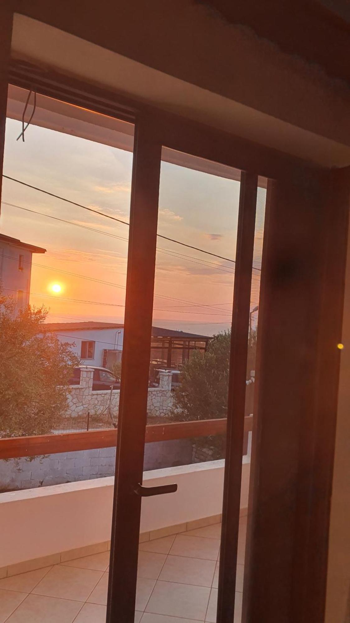 Mihal Suites Sarande Ngoại thất bức ảnh