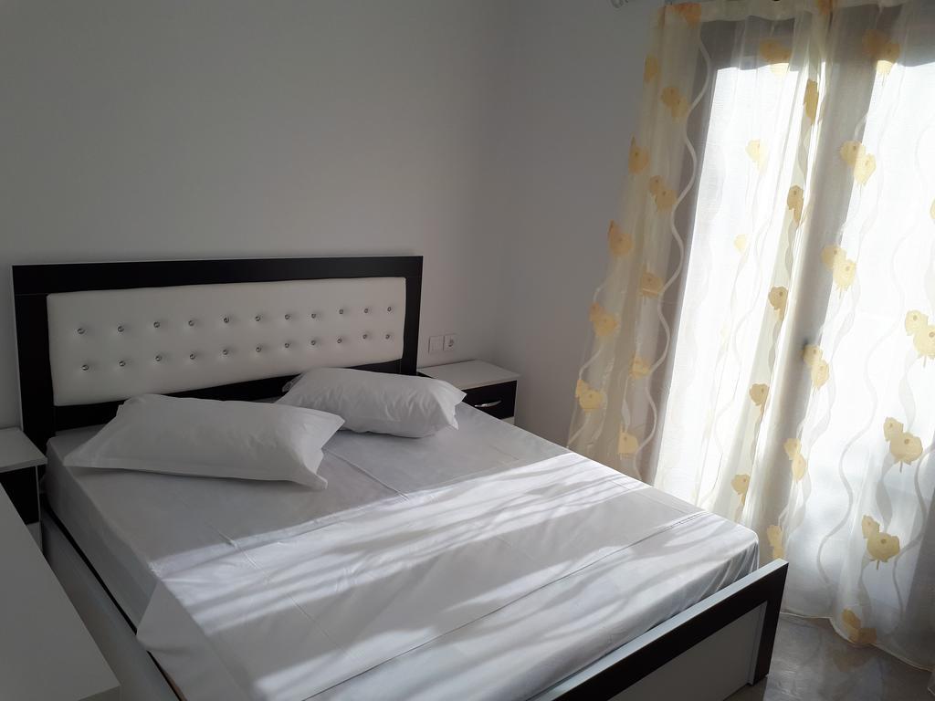 Mihal Suites Sarande Ngoại thất bức ảnh