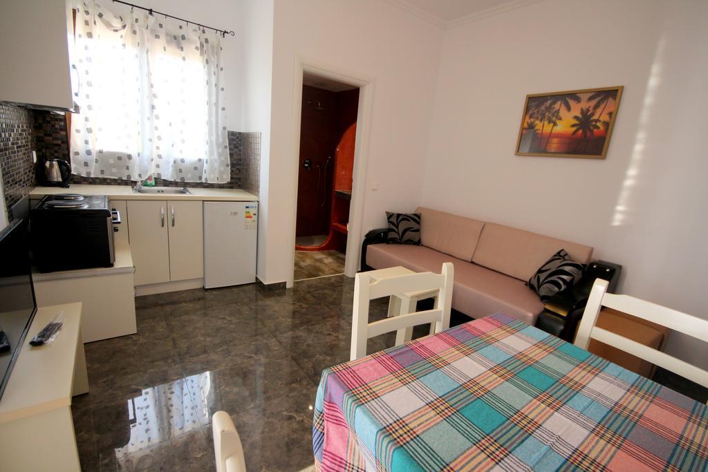 Mihal Suites Sarande Ngoại thất bức ảnh